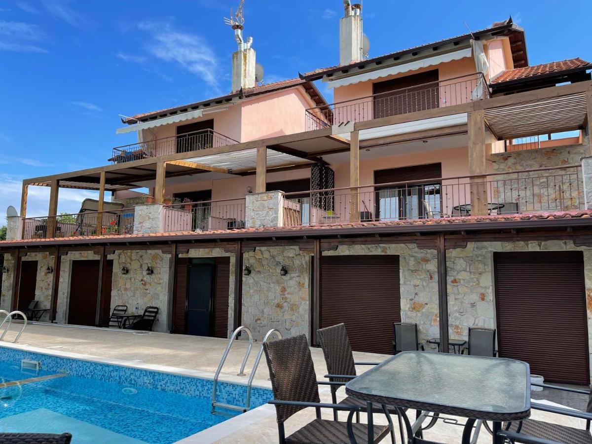 Captain'S Apartments Pefkochori Exterior photo